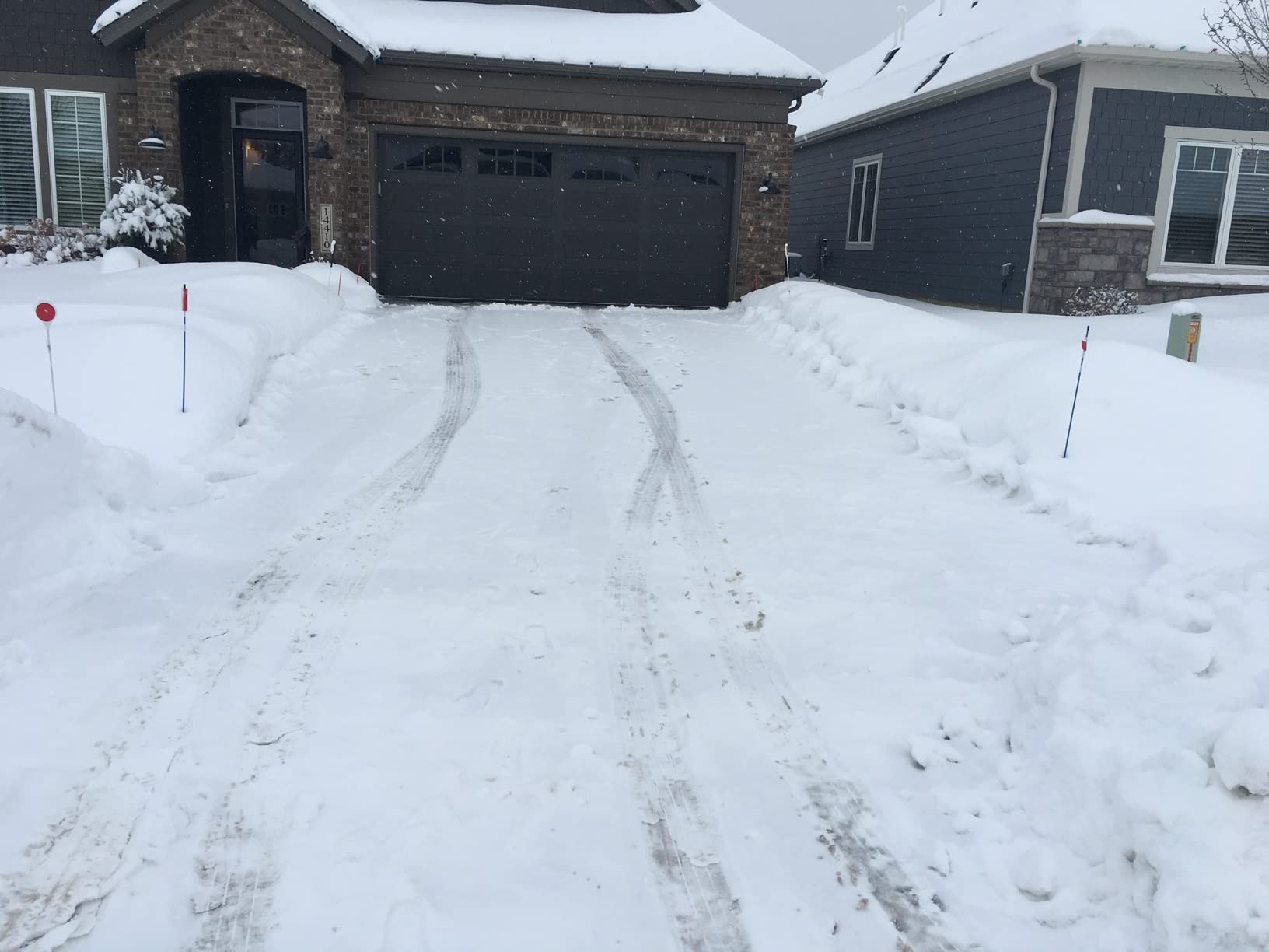 Snow Joe 24V Cordless Snow Shovel Kit with Cover and Scraper, 24V-SS13-TV1 customer photo 2