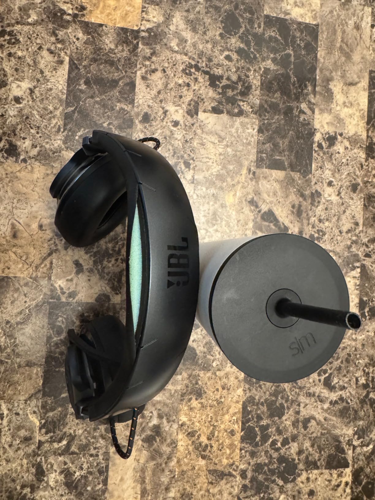 JBL Quantum 810 Wireless - Wireless over-ear performance gaming headset with Active Noise Cancelling and Bluetooth, up to 43 hours of battery life, Hi-Res 50mm drivers (Black) customer photo 1