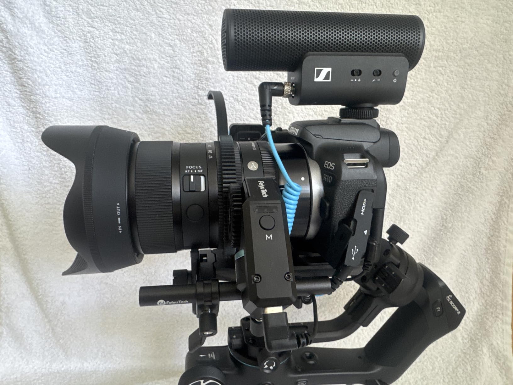 Canon EOS R10 Mirrorless Camera Lens Kit customer photo 1