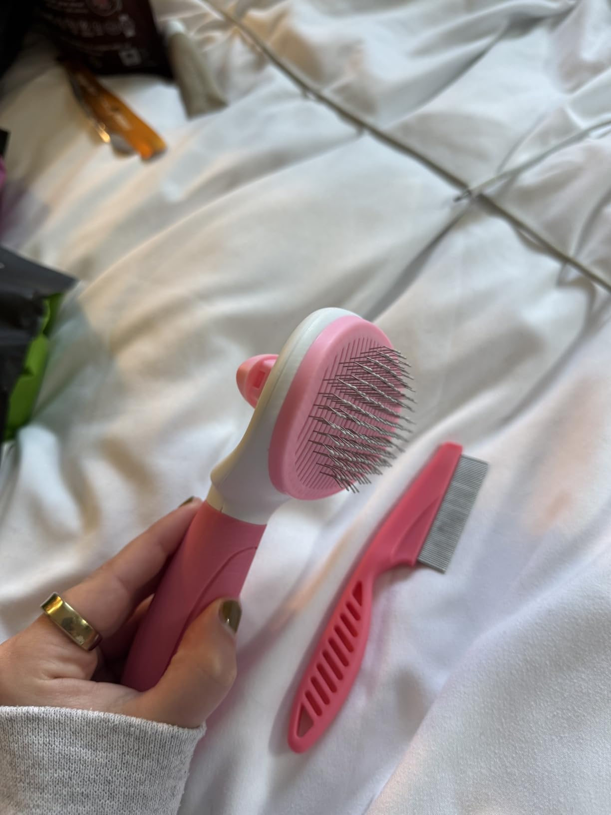 Cat Brushes for Indoor Cats, Dog Brush for Shedding with Metal Cat Comb, Self Cleaning Pet Hair Brush with Release Button for Grooming Kitten(Pink) customer photo 2