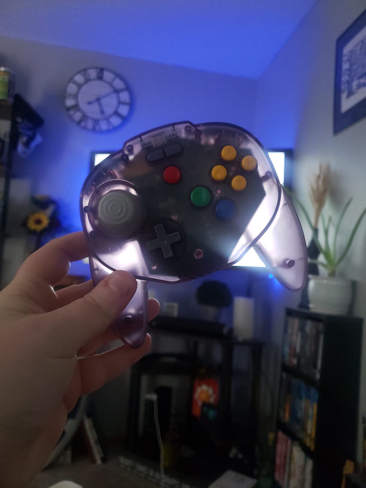 Retro-Bit Tribute 64 2.4 GHz Wireless Controller for N64 & More (Clear Red) customer photo 2