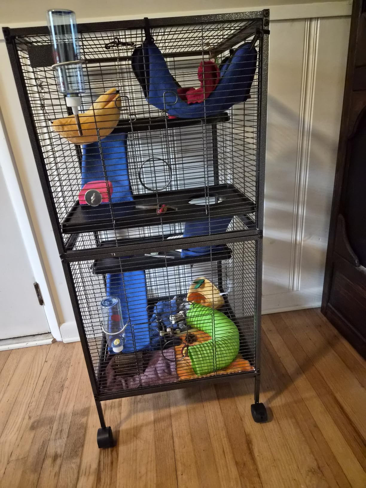 HABUTWAY 45''H Metal Small Animal Cages, Rolling Chinchilla Cage with Removable Ramps, Lagre Cage for Chinchillas/Guinea Pigs/Rabbit, Ferret Cages with Hammock & 4 Tiers, Black customer photo 1