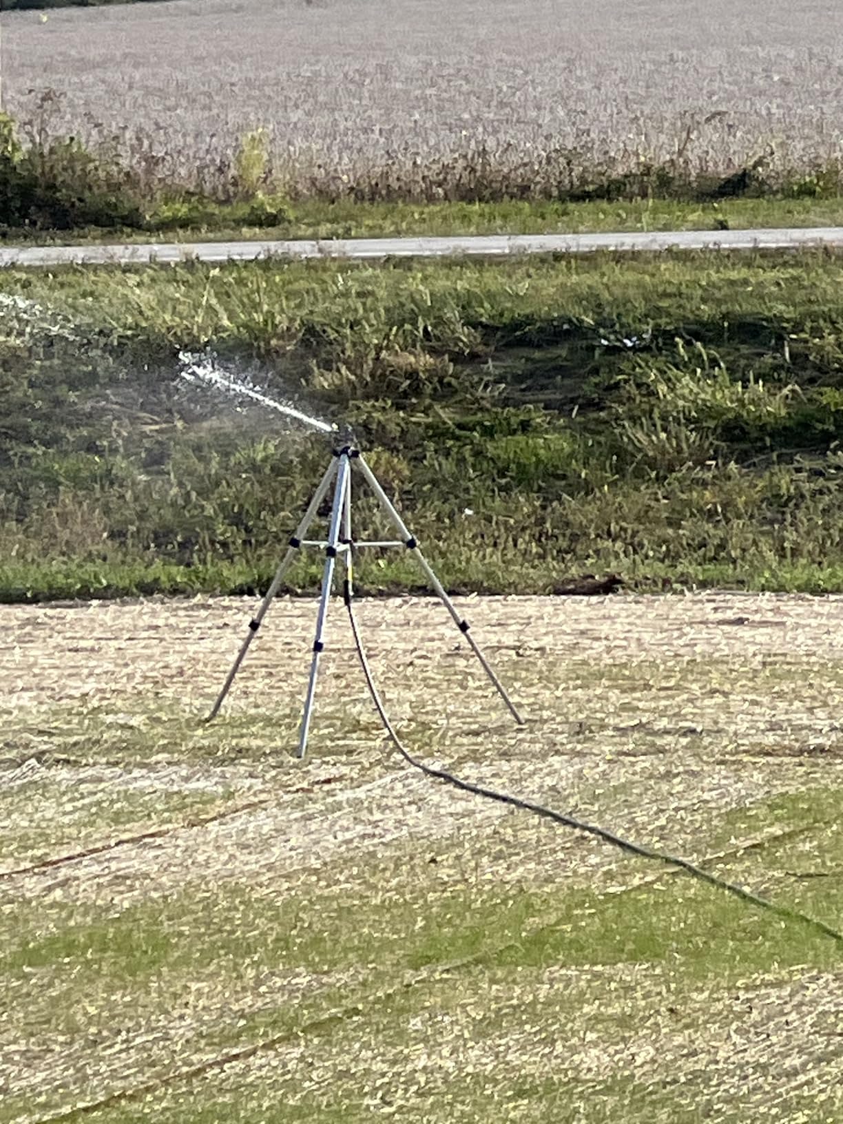 STYDDI Heavy Duty Impact Sprinkler on Tripod Base, Tall Metal Pulsating Telescoping Tripod Sprinkler for Large Area, Yard, Lawn, Garden, Waters up to 70 Ft. Diameter, Legs Extends Up to 36-inch customer photo 2