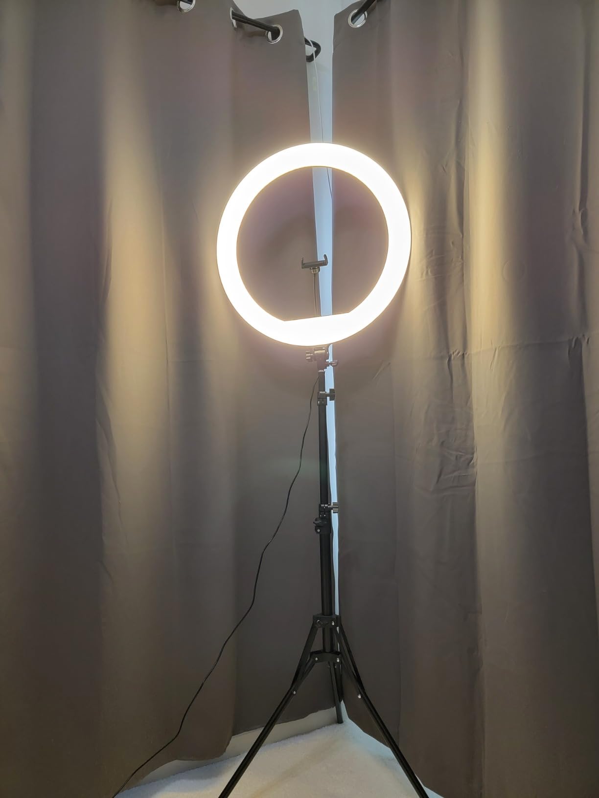 Hagibis 21 inch Ring Light with Stand Outer 55W 5600k Dimmable LED Light, Tripod Stand,and Phone Holder,Remote Controller,Carrying Bag ,CRI 97+ 2540lux, for Streaming Home Office Zoom Call Lighting customer photo 2