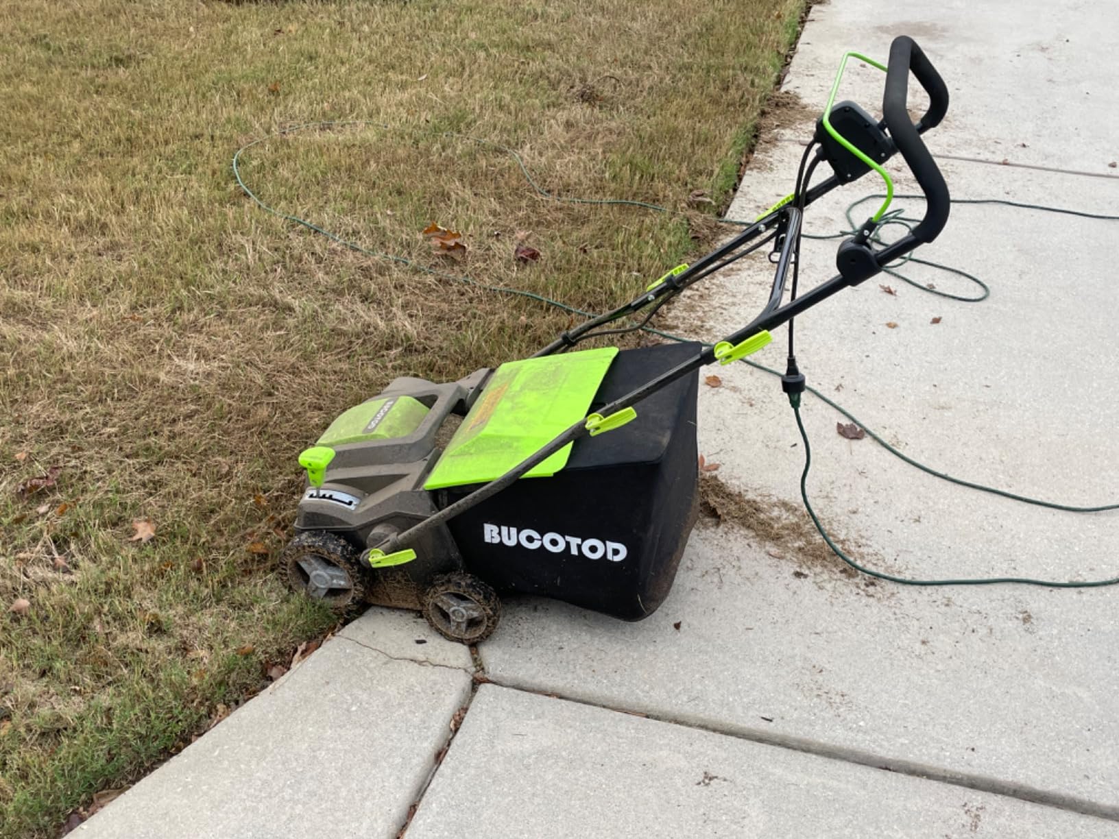 2-in-1 Dethatcher & Scarifier, 16