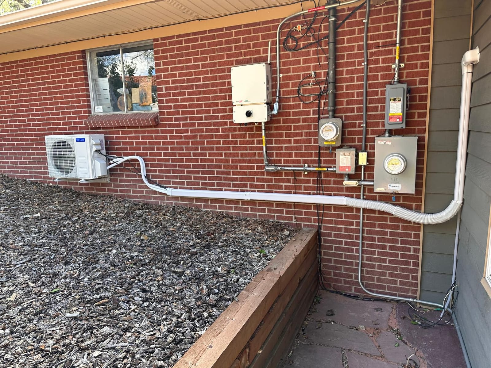DELLA Optima Series 9,000 BTU Mini Split AC, Hyper Heat Down to -13°F, Up to 400 Sq. Ft, 24 SEER2 115V, Energy Star, WiFi & Alexa, Inverter AC with 0.75 Ton Pre-Charged Heat Pump & 16.4ft Kit customer photo 1
