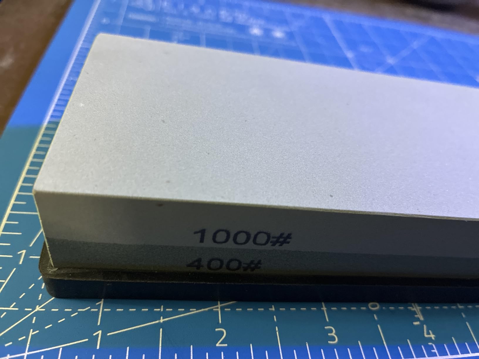 HiramWare Knife Sharpening Stone with Non-slip Rubber Base, 400/1000 Grit Premium Whetstone, Double-Sided Knife Sharpener for Kitchen, Waterstone for Honing Blades Manually customer photo 1