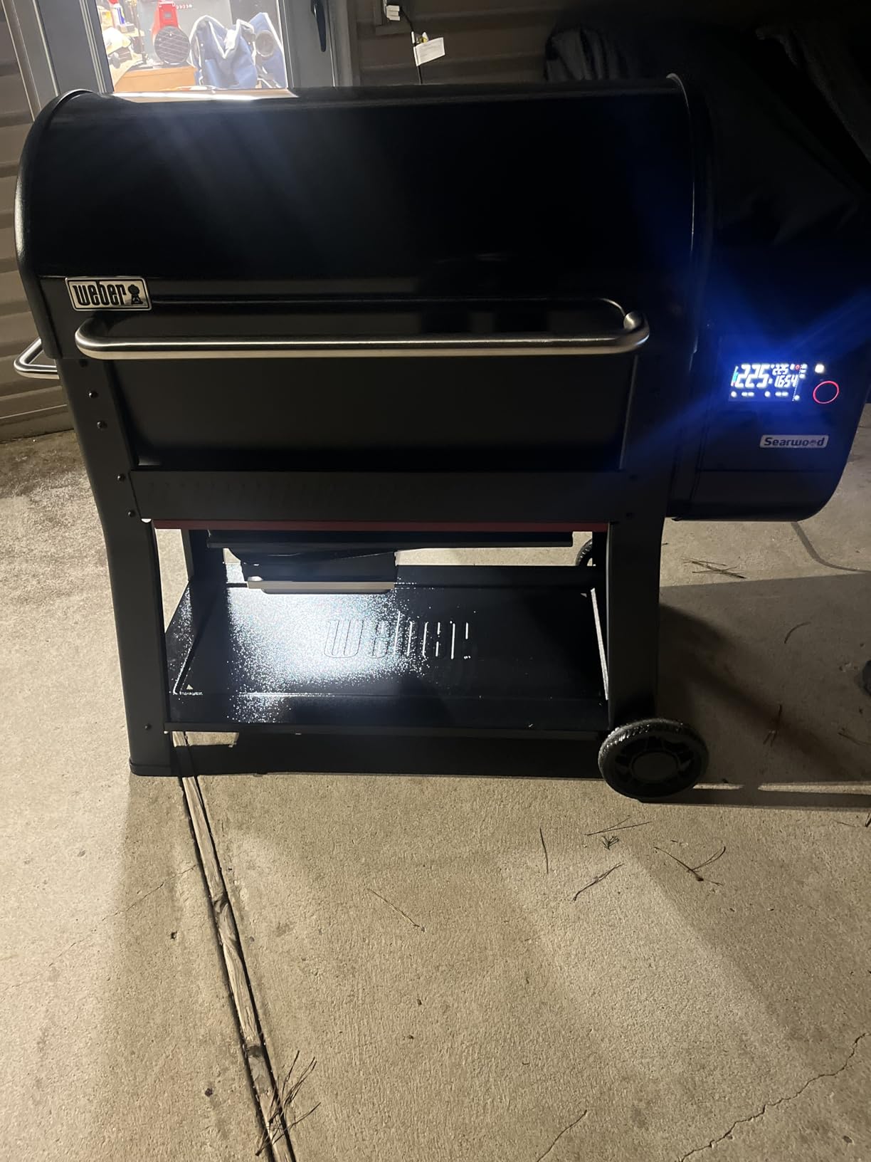 Weber Searwood™ XL 600 Wood Pellet Smoker Grill, 36 inches – Wi‑Fi & Bluetooth‑Enabled Outdoor Grill for Smoking, Searing, Rapid React PID & Cooking up to 600°F, Black customer photo 1