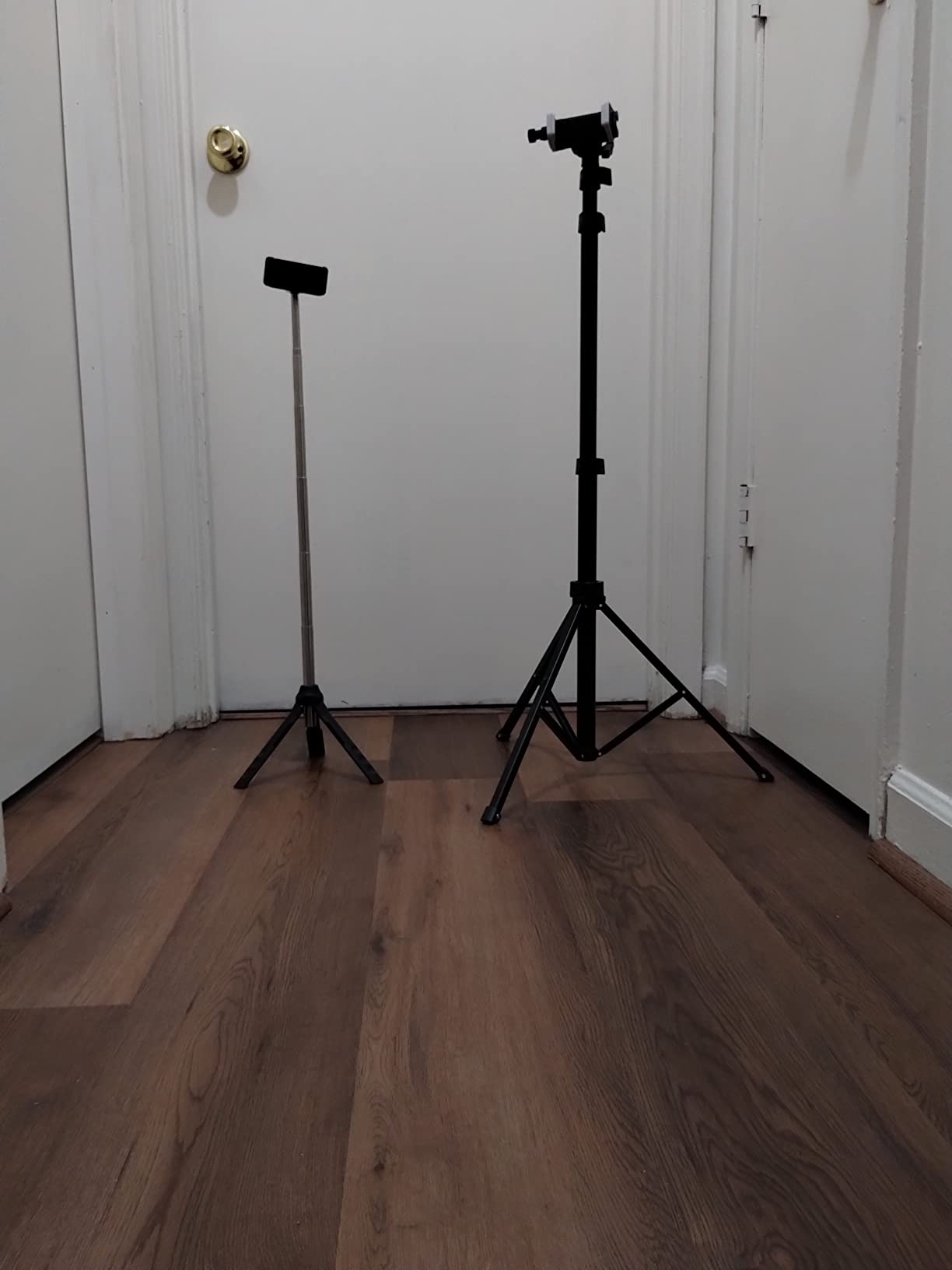 UBeesize 72'' Magnetic Tripod for iPhone with Remote, Extendable Cell Phone Tripod Stand, Compatible with MagSafe, Selfie Stick Tripod for iPhone 15 14 13 12 11 Series and Android Phones customer photo 2