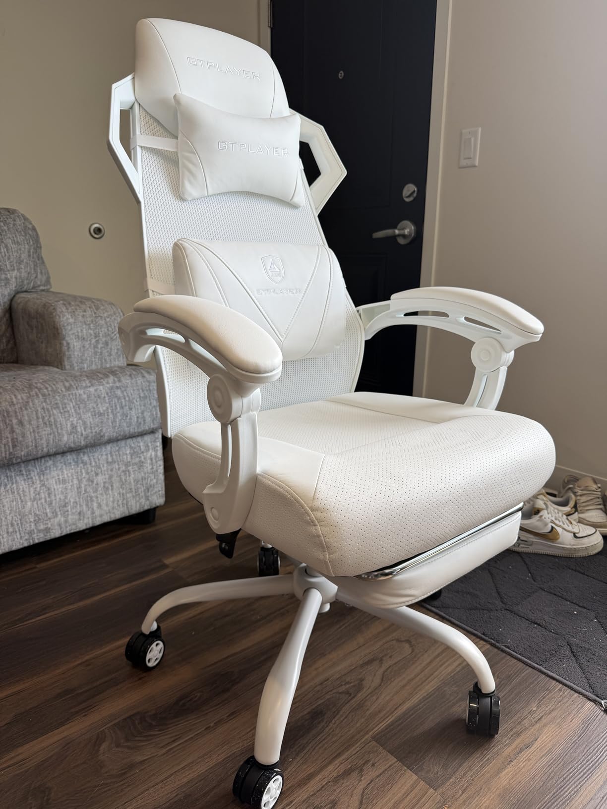 GTPLAYER Gaming Chair, Computer Chair with Mesh Back, Ergonomic Gaming Chair with Footrest, Reclining Gamer Chair with Adjustable Headrest and Lumbar Support for Gaming and Office (Black) customer photo 2