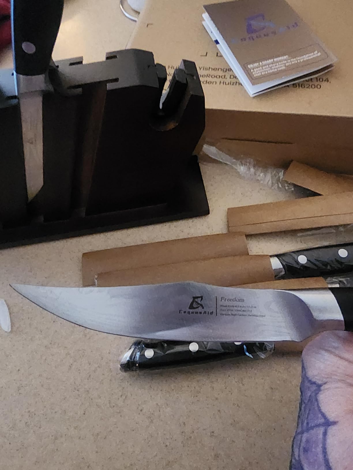 CoquusAid Steak Knives Set of 8 with Block Built-in Sharpener, 4.8 Inch customer photo 2