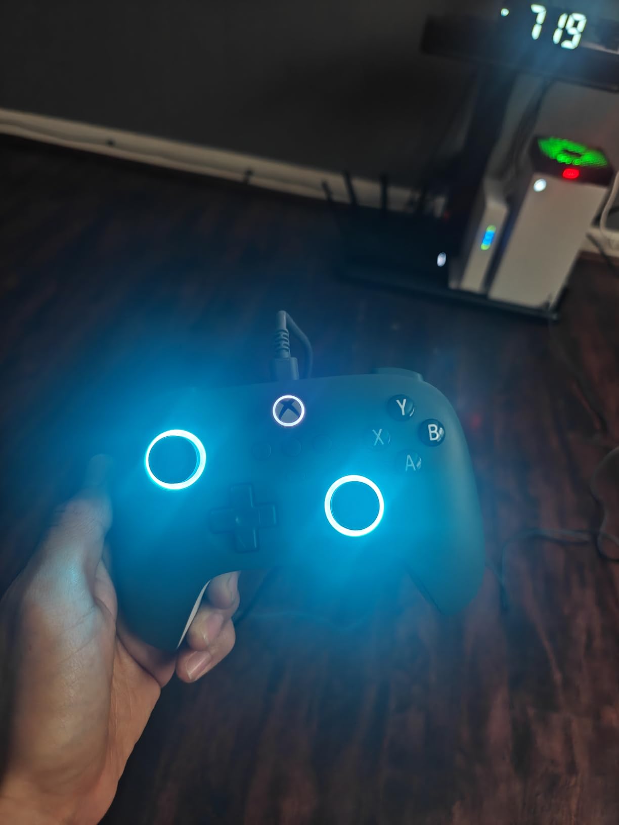 8BitDo Ultimate C Wired Controller for Xbox with Hall Effect Joysticks and Triggers, RGB Lighting Fire Ring, Compatible with Xbox Series X|S, Xbox One, Windows 10/11 - Officially Licensed (Dark Gray) customer photo 1