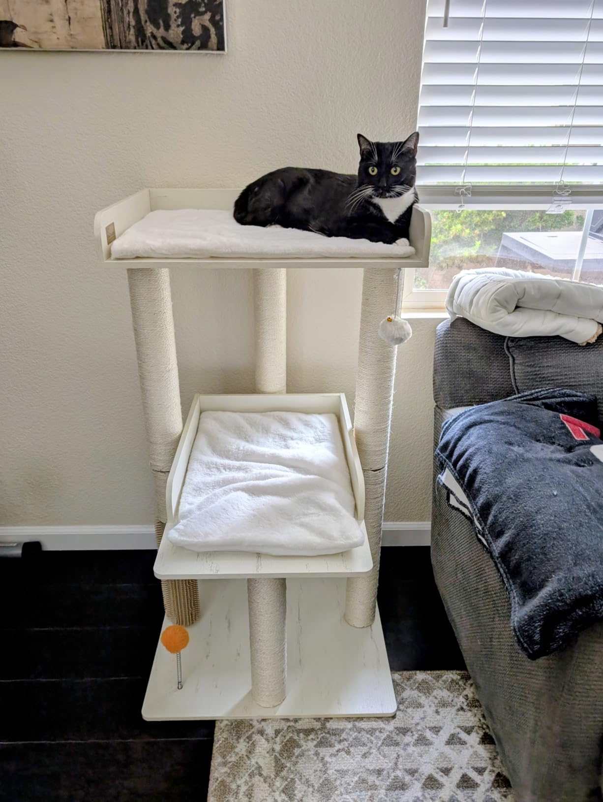 FourFurPets Modern Cat Tree for Indoor Cats Large Adult, Large Platforms customer photo 2