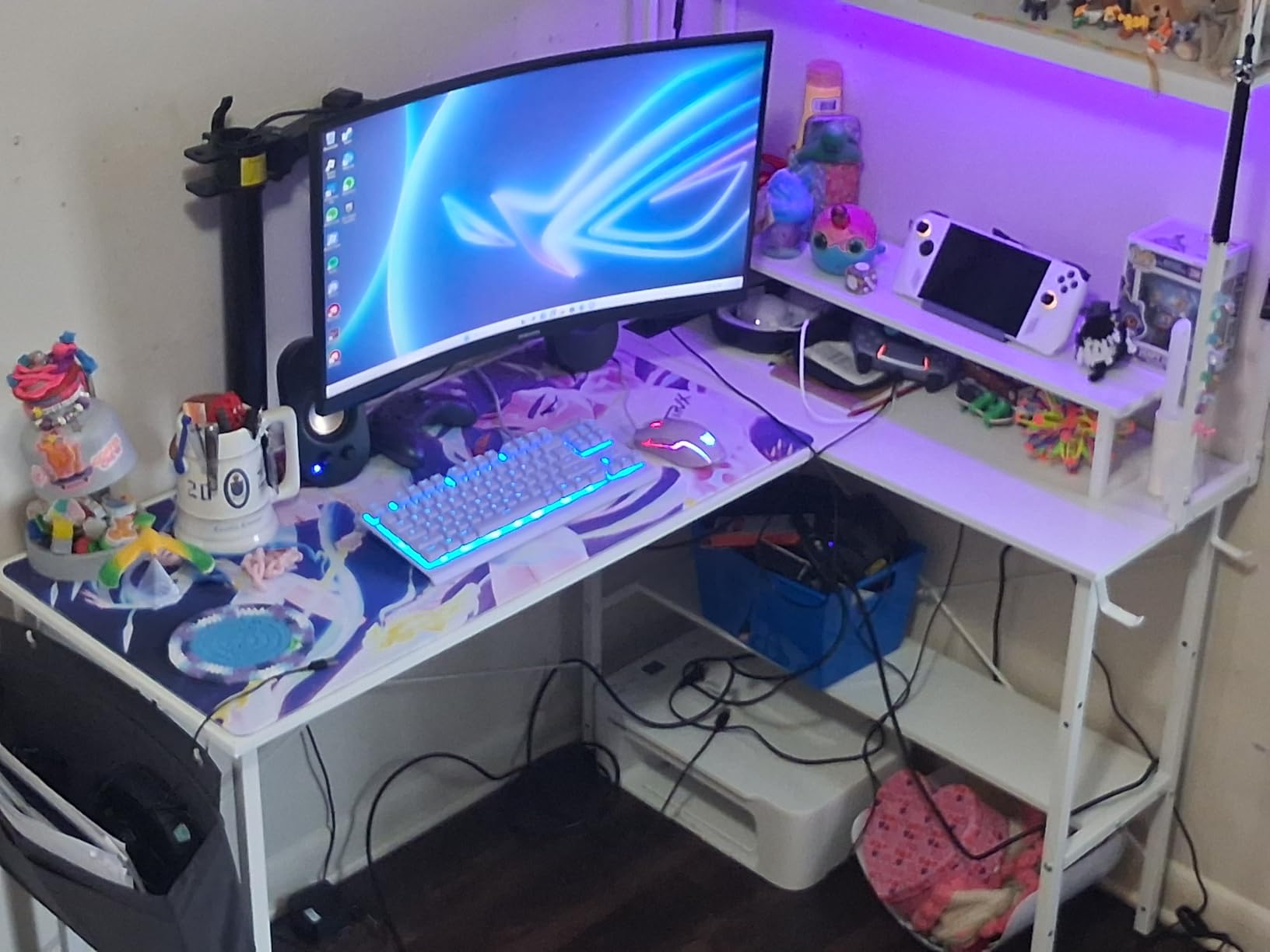 Aheaplus L Shaped Gaming Desk with Power Outlets & LED Lights, Black customer photo 1