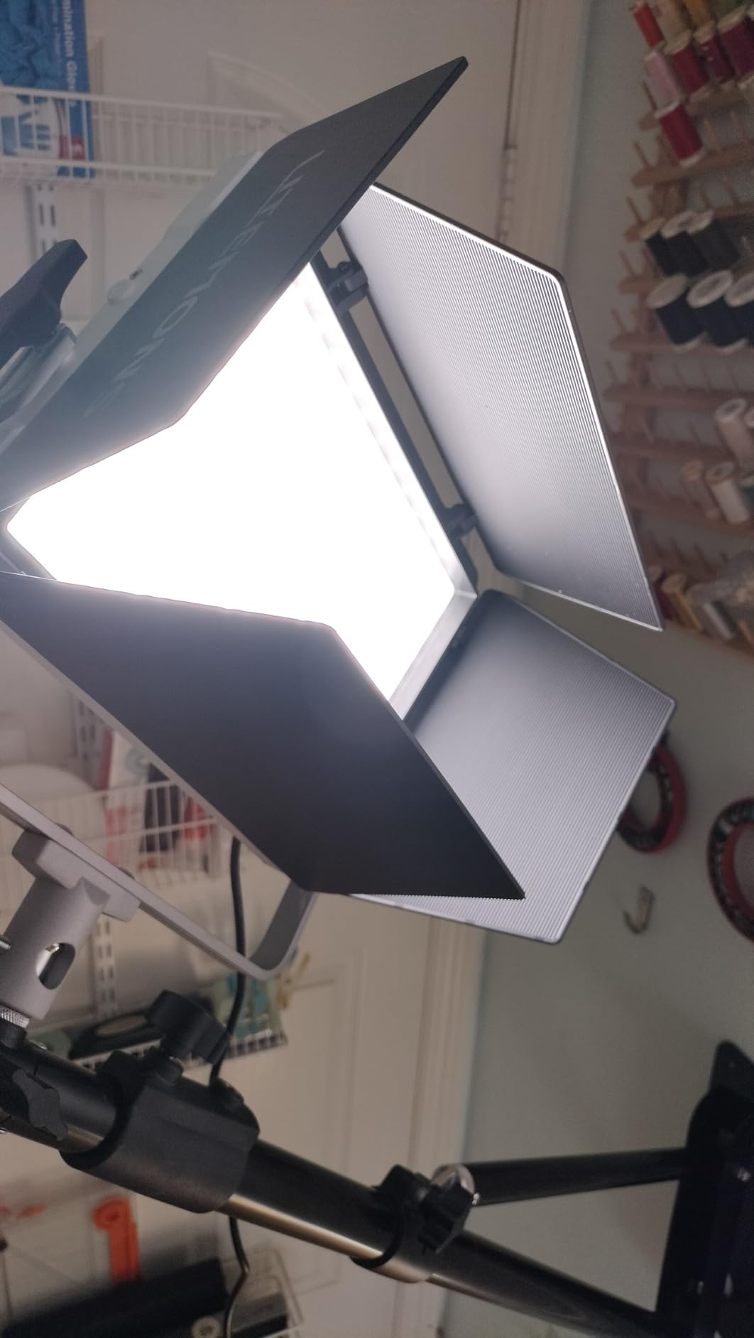 Godox LP600Bi Led Video Light Panel Light Kit with Barndoor & Carry Case customer photo 1