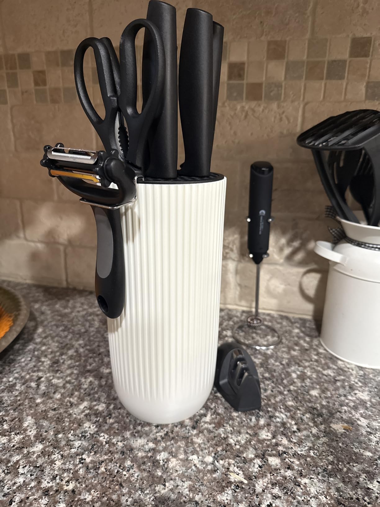 Knife Set, 10 Piece Kitchen Knife Set with Block and Sharpener, Anti-Rust Stainless Steel Knives Set for Kitchen, Chef Universal Knife Block Set, Dishwasher Safe, Ergonomical Design, Black customer photo 1