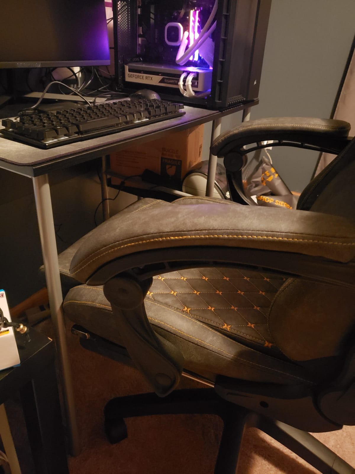 Dowinx Big & Tall Vintage Gaming Chair for Adults, 400 lb Capacity Heavy Duty Ergonomic Computer Chair with Massage Lumbar, Footrest & Easy Side Recline, Brown customer photo 2