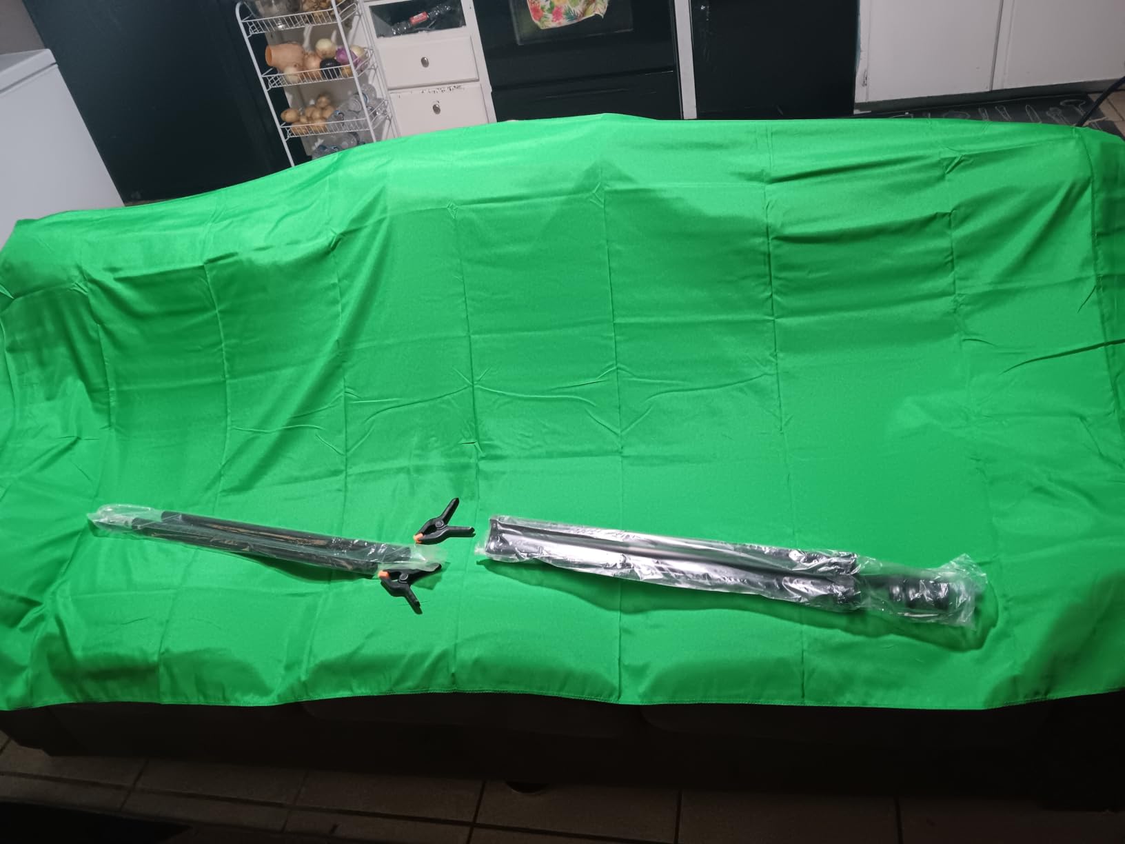 Green Screen Backdrop Kit with Stand, PULUZ 3.2x6.5ft Portable GreenScreen Background Stand, T-Shape Green Screen Stand kit with Clamp Carrying Bag for Streaming Video and Photography Shoots customer photo 2