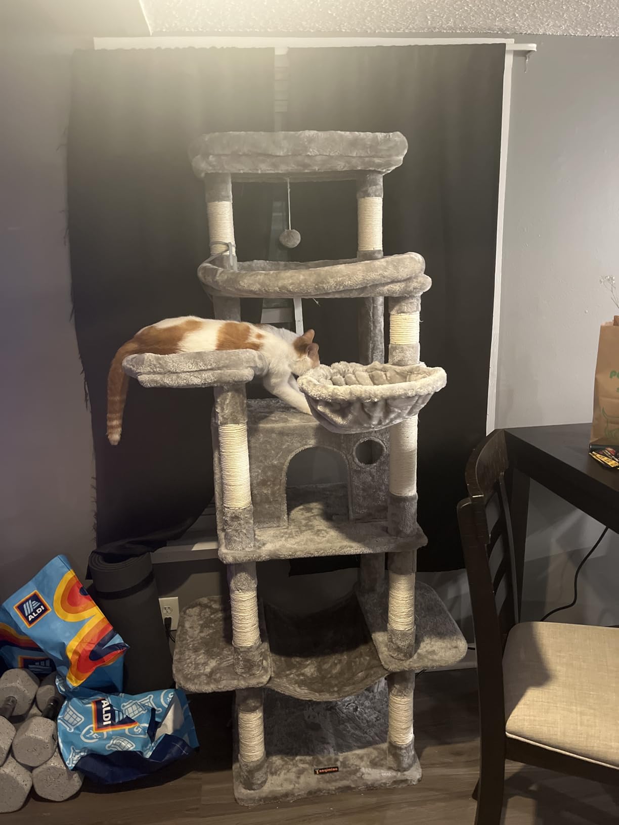 Taoqimiao Heavy-Duty Cat Tree, 71 in Cat Tower for Large Cats 20lbs+ customer photo 1