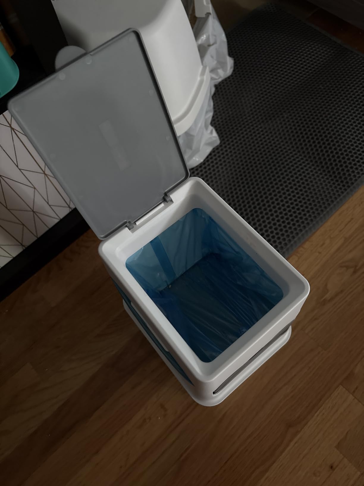 GKJ Cat Litter Box Waste Disposal System for Odor Control Cat Litter Trash Can | Includes 1 roll of 16 Easy Tear-Off Bags | Diaper Trash Can customer photo 1
