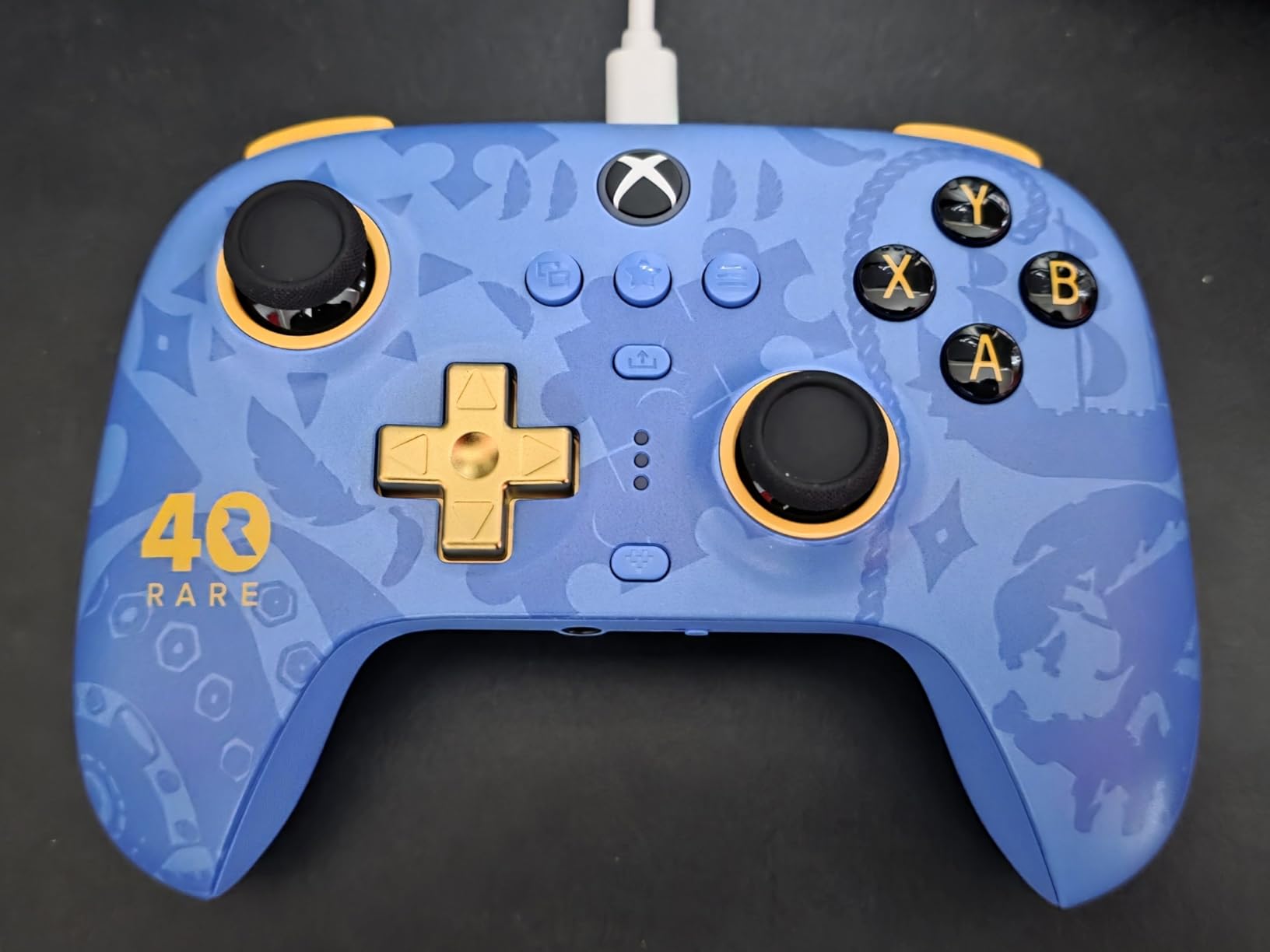 8BitDo Ultimate 3-mode Wireless Controller for Xbox, Hall Effect Joysticks, Pro Back Buttons, Compatibility with Xbox Series X|S & Xbox One, Apple, Windows PC & Android - Rare 40th Anniversary Edition customer photo 1