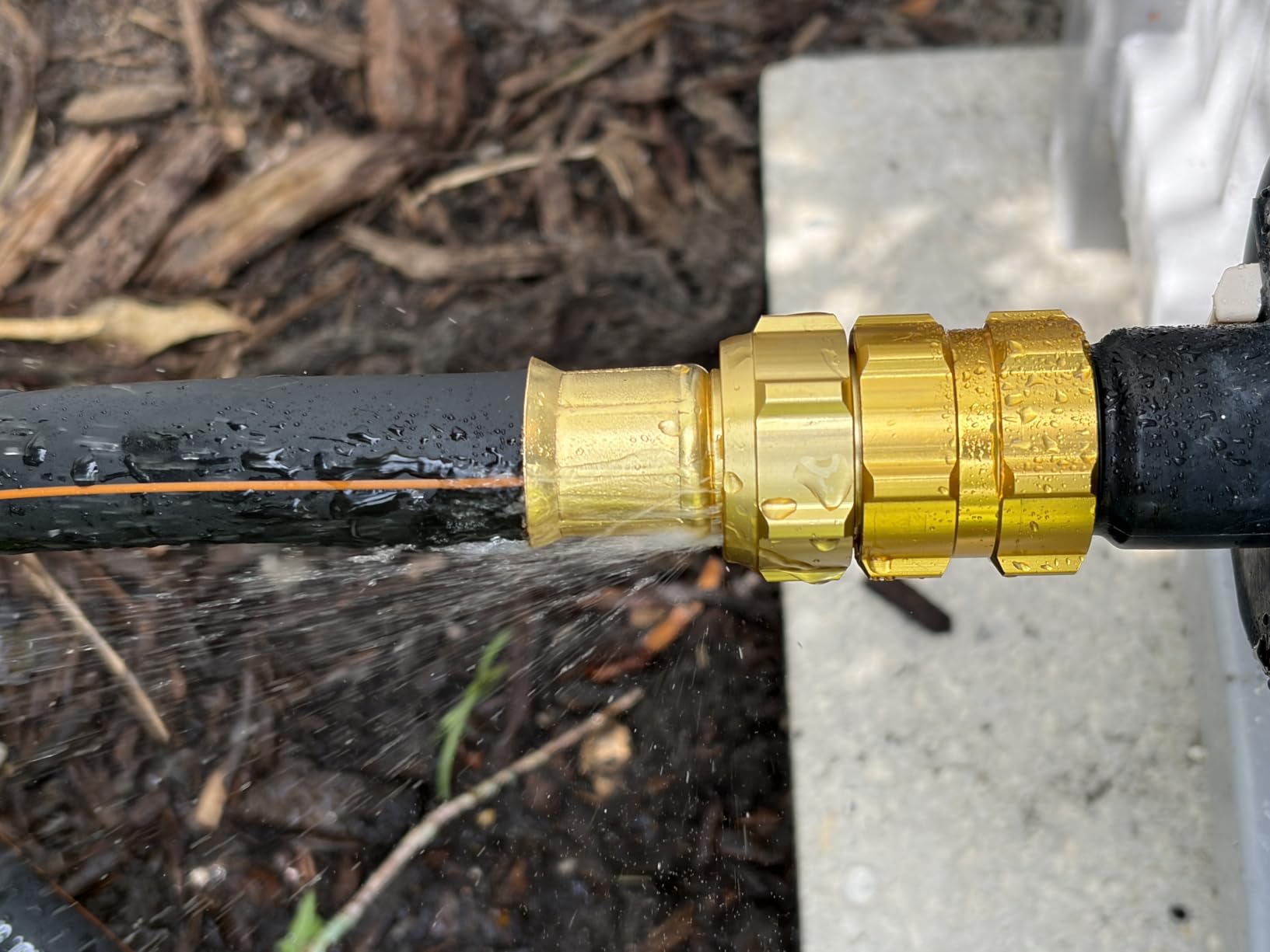 100 ft Garden Hose, 5/8 in Hybrid Rubber, Heavy Duty Water Hoses customer photo 1