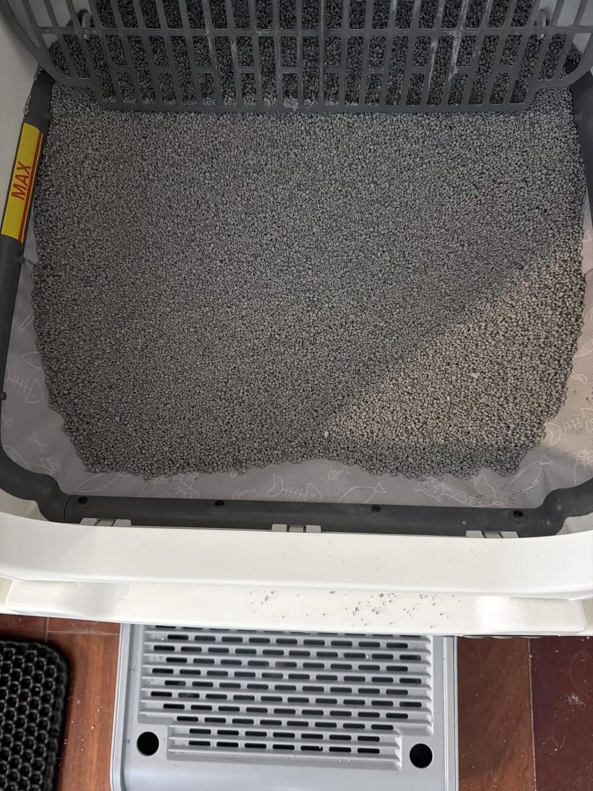 Automatic Cat Litter Box Self Cleaning - App Control, Cat Toilet Records, Suitable for Big Cats, Medium Cats, Kittens and Multi-Cat Families, Anti-Pinch, Low Noise【Assembly Required】- White customer photo 2