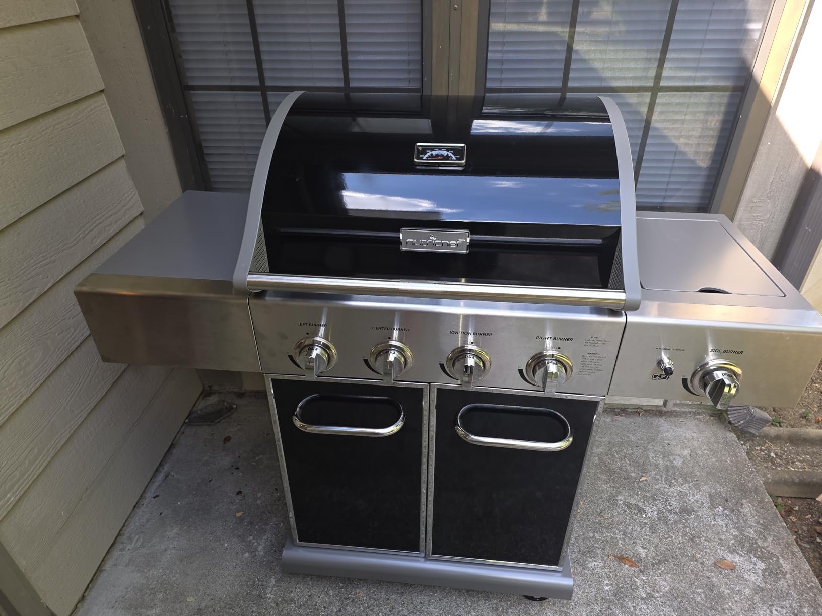 Heavy-Duty 5-Burner Propane Gas Grill - Stainless Steel Grill, 4 Main Burner with 1 side burner, 52,000 BTU Grilling Capacity, Electronic Ignition System, Built-in Thermometer - NutriChef NCGRIL2 customer photo 2