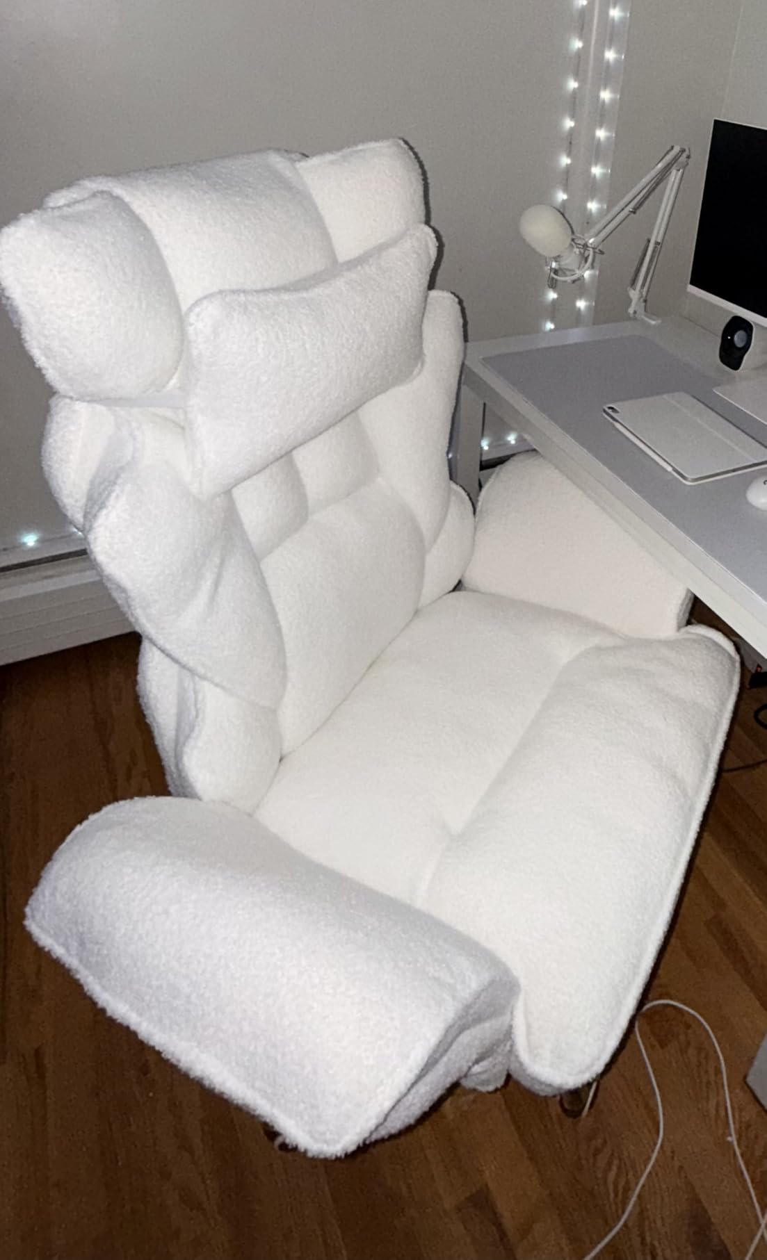 GTPLAYER Flip Armrests Criss Cross Office Chair,Reclining Office Chair with Foot Rest,Adjustable Headrest,Big and Tall Leather Gaming Chair with Pocket Spring Cushion,PU Leather Gray customer photo 2