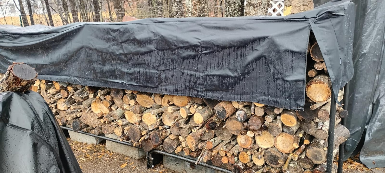 VEVOR Firewood Rack with Waterproof Cover 8ft 1/2 Cord Outdoor Wood Storage customer photo 1